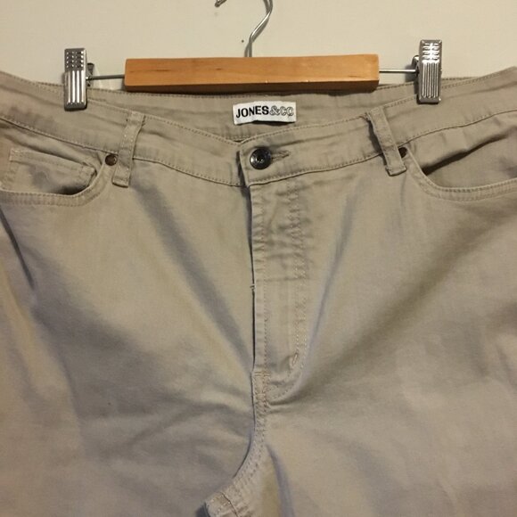 Jones & Co. Oatmeal Rolled Cuff Capris - Picture 3 of 14